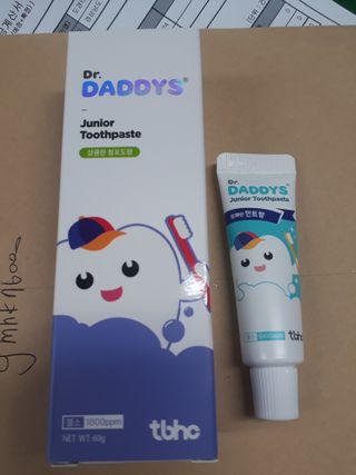 닥터데디스 안심불소 튼튼치약(청포도, 민트 중 택 1) 60g + 여행용 미니 치약 15g — 5점을 준 리뷰어가 2022년 8월 올린 사용 사진