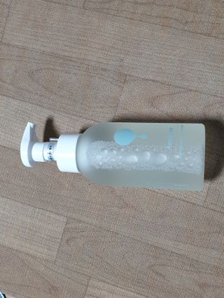 아미퓨어 [라이브] 피부장벽 강화를 위한 머랭 버블 클렌저 천연계면활성제로 온가족 사용가능 — 5점을 준 리뷰어가 2021년 7월 올린 사용 사진