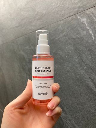 썸헤어 / SUMHAIR 썸헤어 실키 테라피 헤어 에센스 — 5점을 준 리뷰어가 2021년 4월 올린 사용 사진