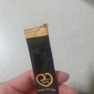 짜먹는 이지견과 짜먹는 이지아몬드, 짜먹는 이지허니피넛, 짜먹는 이지캐슈넛 각 10g X  10포 — 5점을 준 리뷰어가 2021년 3월 올린 사용 사진