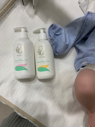 mom e 맘이 내추럴 베이비 케어 샴푸앤바스+로션 — 5점을 준 리뷰어가 2021년 1월 올린 사용 사진