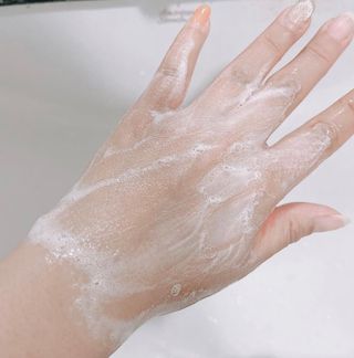 IO 아이오 오늘도 넌 예뻐 - 데일리딥 클렌징폼 — 5점을 준 리뷰어가 2021년 3월 올린 사용 사진