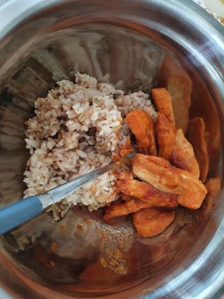 굽네몰 [굽네] 소스가 맛있는 닭가슴살 슬라이스 4종 — 5점을 준 리뷰어가 2021년 4월 올린 사용 사진