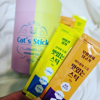페페로니 맛있는 스틱 - 무항생제 닭고기 15개 + 원양선 참치 15개 — 5점을 준 리뷰어가 2021년 9월 올린 사용 사진