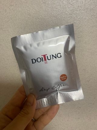 도이퉁 드립백 커피 60g 다크로스트 미디움로스트 — 4점을 준 리뷰어가 2021년 2월 올린 사용 사진