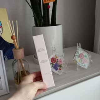 프리마인 선크림만 바꿨을 뿐인데 매일 물 2L챙겨먹고 기초케어 완벽하게 한 물빛피부 완성,셀라브UV프로텍터 — 5점을 준 리뷰어가 2023년 6월 올린 사용 사진