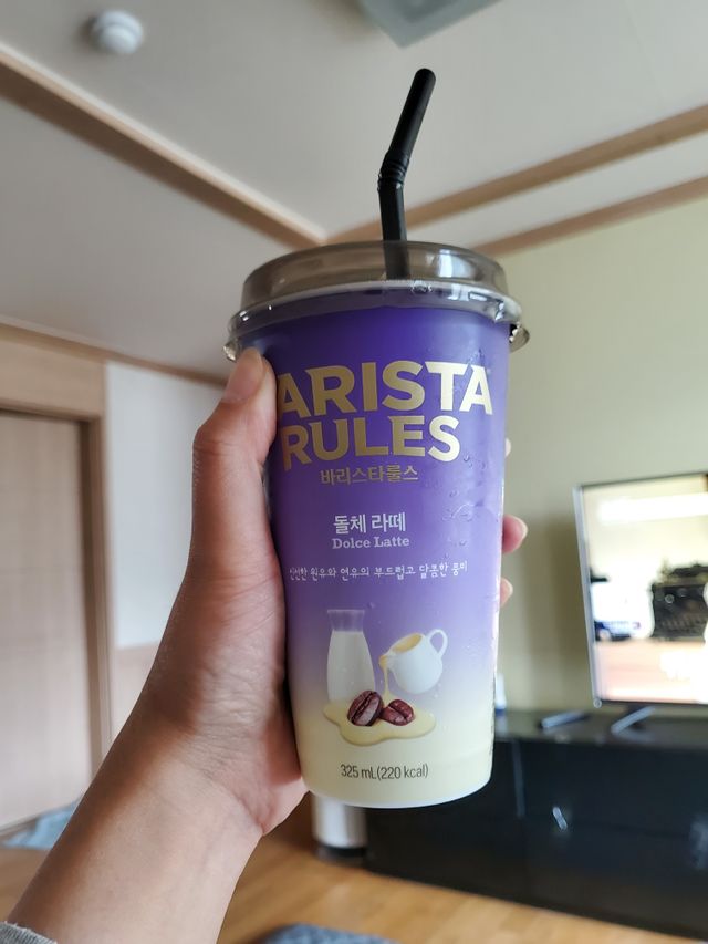 바리스타룰스 돌체 라떼 리뷰 사진