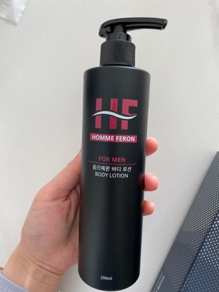 웰피아생활건강 웰피아 올인원 남성화장품 옴므페론 — 5점을 준 리뷰어가 2023년 1월 올린 사용 사진