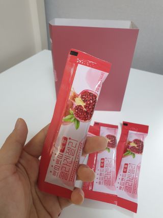 헬스업_쁘띠쁘띠석류콜라겐젤리_20g x 14포 — 5점을 준 리뷰어가 2020년 12월 올린 사용 사진