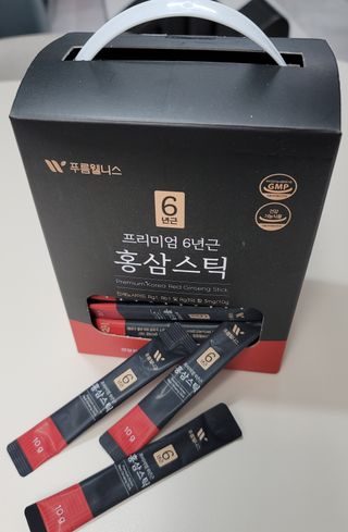 [푸름웰니스] 프리미엄 6년근 홍삼스틱 3mg x 100포 — 4점을 준 리뷰어가 2022년 3월 올린 사용 사진
