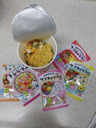NISSIN 닛신 컵누들  4종 - 씨푸드오리지날, 씨푸드 스파이시, 씨푸드 커리, 씨푸드 XO소스 — 5점을 준 리뷰어가 2023년 1월 올린 사용 사진