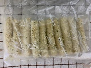 디케이식품(주) 고르곤졸라&모짜렐라 치즈스틱 400g — 5점을 준 리뷰어가 2023년 3월 올린 사용 사진