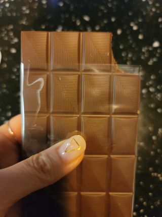 당류2g 자일리톨로 단맛을낸 슈카 퓨어비건 무설탕초콜릿 Xucker vegan 2개입 — 5점을 준 리뷰어가 2021년 4월 올린 사용 사진