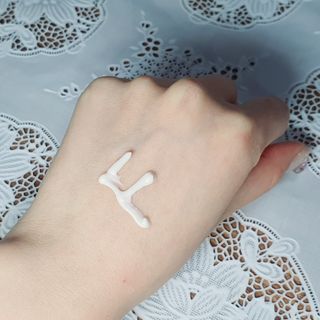 [후르디아] 모공블러 비건 선 프라이머 — 5점을 준 리뷰어가 2022년 6월 올린 사용 사진