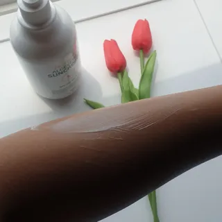 [닥터문] 프리미엄 알로에베라 선크림 500ml — 5점을 준 리뷰어가 2022년 5월 올린 사용 사진