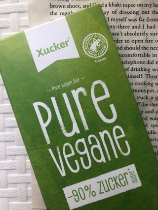 당류2g 자일리톨로 단맛을낸 슈카 퓨어비건 무설탕초콜릿 Xucker vegan 2개입 — 4.5점을 준 리뷰어가 2021년 4월 올린 사용 사진