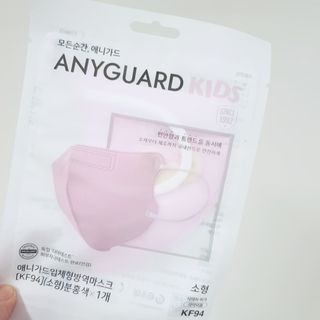 애니가드키즈 새부리형 KF94  5컬러 각 10매입 [화이트, 블랙, 크리미베이지, 코튼핑크, 그레이] 3-6세 — 5점을 준 리뷰어가 2022년 2월 올린 사용 사진