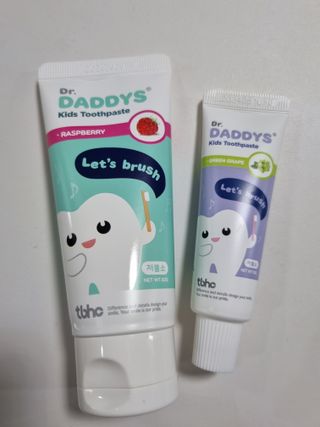 닥터데디스 안심저불소 키즈치약 (라즈베리, 청포도향 중 택 1) 60g +  여행용 미니 치약 15g — 5점을 준 리뷰어가 2022년 7월 올린 사용 사진