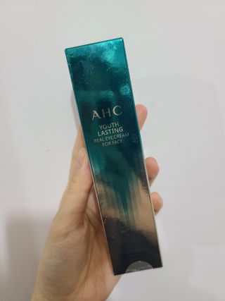 [NEW 탄력유턴 아이크림] AHC 유스 래스팅 리얼 아이크림 포 페이스 — 5점을 준 리뷰어가 2021년 3월 올린 사용 사진