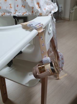 유비맘 젖병 빨대컵 다용도 홀더 1+1 _ 컬러 랜덤 발송 — 4점을 준 리뷰어가 2020년 12월 올린 사용 사진