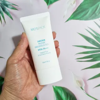 엠디스픽 무향자차 수분 선크림 PSF50+ PA++++ 50ml — 5점을 준 리뷰어가 2023년 3월 올린 사용 사진