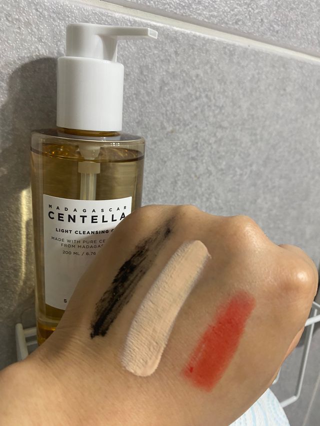 [SKIN1004] 마다가스카르 센텔라 라이트 클렌징 오일 200ml 리뷰 사진