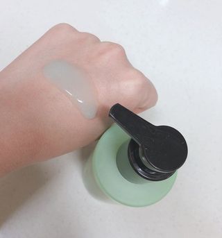 프리마인 메이크업과 들뜨는 각질까지 한방에 깐달걀로! 순하기까지한 셀베이스 그린티클렌저(200ml) — 5점을 준 리뷰어가 2023년 1월 올린 사용 사진
