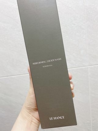 르핸스 퍼포밍 3 바디워시 비반트포렛/베티버포그 — 5점을 준 리뷰어가 2022년 12월 올린 사용 사진