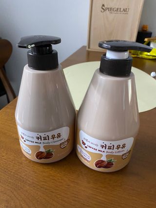 [과일나라] 피부가 마시는 커피우유 바디클렌저&바디로션 — 3.5점을 준 리뷰어가 2022년 3월 올린 사용 사진
