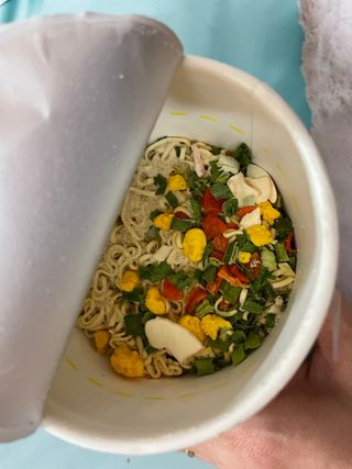 NISSIN 닛신 컵누들  4종 - 씨푸드오리지날, 씨푸드 스파이시, 씨푸드 커리, 씨푸드 XO소스 — 4점을 준 리뷰어가 2023년 1월 올린 사용 사진