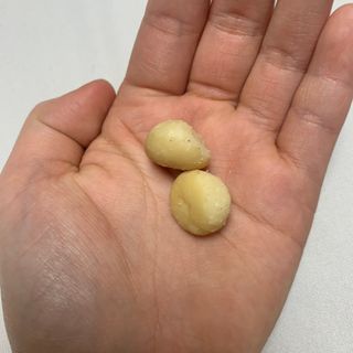 도이퉁 마카다미아 넛 90g  로얄 마카넛 오리지널 쏠트 허니 — 4.5점을 준 리뷰어가 2021년 2월 올린 사용 사진