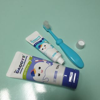 닥터데디스 안심불소 튼튼치약(청포도, 민트 중 택 1) 60g + 여행용 미니 치약 15g — 5점을 준 리뷰어가 2022년 7월 올린 사용 사진