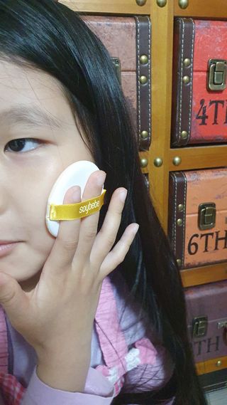 소이베베X신비아파트 모이스쳐 선팩트 SPF50+ PA+++ — 5점을 준 리뷰어가 2023년 4월 올린 사용 사진