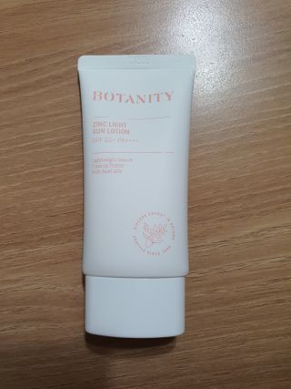 보타니티 촉촉수분자차 아쿠아핏 선 에센스 50ml + 보송톤업자차 징크 선 로션 50ml SPF50+ PA++++ (4/25) — 5점을 준 리뷰어가 2022년 4월 올린 사용 사진