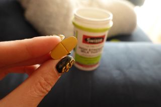 Swisse 스위스 고함량 밀크씨슬 35,000mg 60정 — 5점을 준 리뷰어가 2021년 11월 올린 사용 사진