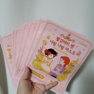 [숨그림]  덴탈마스크 짱구 우리아이 그리고 내가 쓰는 믿을수있는 케릭터 마스크  16종 — 5점을 준 리뷰어가 2021년 10월 올린 사용 사진