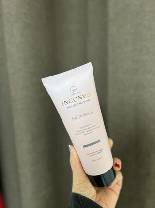오투에니원 인컨보 바디 퍼퓸 크림 200ml — 5점을 준 리뷰어가 2022년 12월 올린 사용 사진