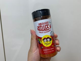 [서울시스터즈] 김치시즈닝 국내 최초 뿌려먹는 김치파우더 100g 1개+ 신제품 고추장 핫소스 185g 1개 — 4점을 준 리뷰어가 2021년 10월 올린 사용 사진