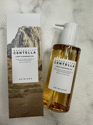 스킨1004 [SKIN1004] 마다가스카르 센텔라 라이트 클렌징 오일 200ml — 5점을 준 리뷰어가 2024년 7월 올린 사용 사진