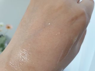 나우 [리브엠] 화해 1등 수분앰플 , 엑소코어 워터풀 텐션 앰플 — 5점을 준 리뷰어가 2023년 6월 올린 사용 사진