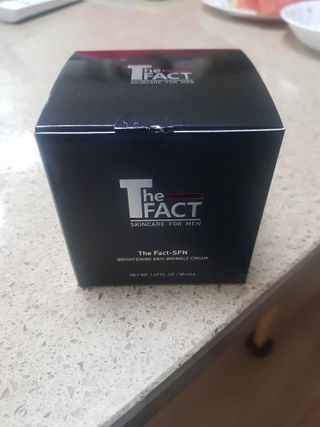 The Fact 더팩트 에스에프엔 브라이트닝 안티 링클 크림 50ml — 5점을 준 리뷰어가 2022년 7월 올린 사용 사진