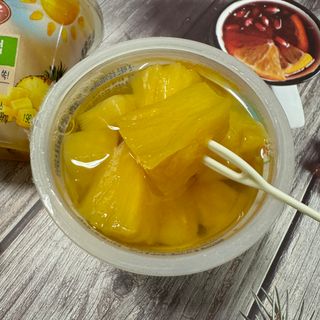 돌 MF[Dole] 파인애플컵/망고컵/복숭아컵 198g 6입X1박스 (맛 1가지 랜덤 발송) — 5점을 준 리뷰어가 2024년 10월 올린 사용 사진