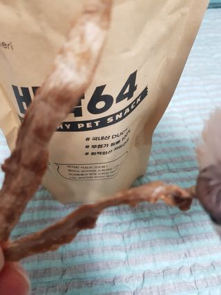 [보헤리] 국내산 강아지 육포간식 바삭 64 2종 — 5점을 준 리뷰어가 2022년 4월 올린 사용 사진