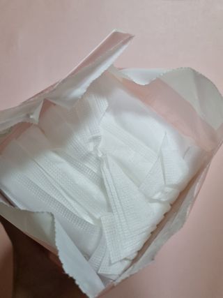 나무드 [유한킴벌리] 좋은느낌 유기농 순면 린넨블렌딩 생리대,롱라이너 중형 36매 1개 + 대형 32매 1개 — 5점을 준 리뷰어가 2021년 10월 올린 사용 사진