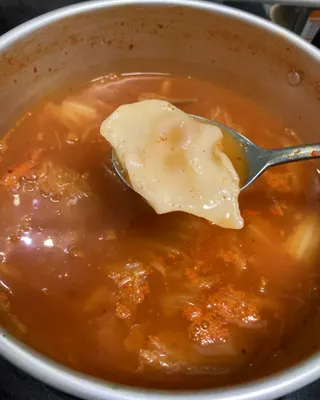 [푸딩팩토리] 얼큰김치수제비 350g  / 우삼겹 김치찌개 185g — 5점을 준 리뷰어가 2022년 10월 올린 사용 사진