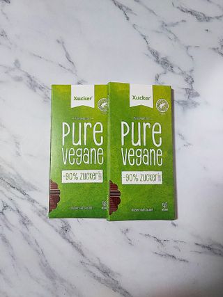 당류2g 자일리톨로 단맛을낸 슈카 퓨어비건 무설탕초콜릿 Xucker vegan 2개입 — 5점을 준 리뷰어가 2021년 4월 올린 사용 사진