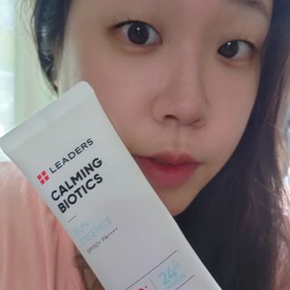 리더스코스메틱 리더스 카밍 바이오틱스 선 에센스 SPF 50+ PA++++ — 5점을 준 리뷰어가 2022년 7월 올린 사용 사진