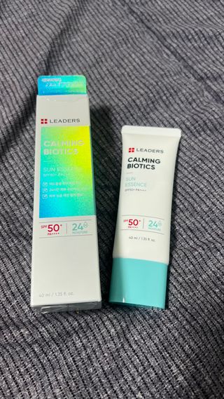 리더스코스메틱 리더스 카밍 바이오틱스 선 에센스 SPF 50+ PA++++ — 5점을 준 리뷰어가 2022년 5월 올린 사용 사진