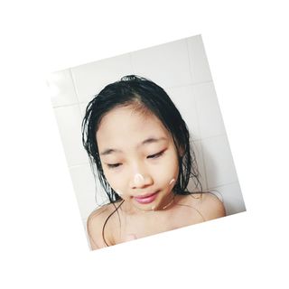 mom e 맘이 내추럴 베이비 케어 샴푸앤바스+로션 — 5점을 준 리뷰어가 2021년 1월 올린 사용 사진