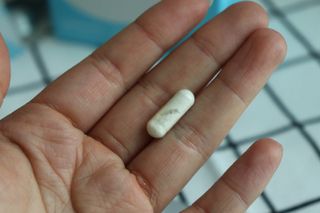 [지셀라] 프로바이오틱스 100억 유산균 보장 (1개월분 / 350mg X 30캡슐) — 5점을 준 리뷰어가 2023년 4월 올린 사용 사진